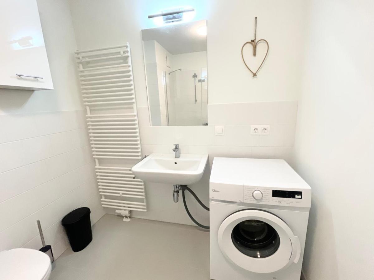 Central 55M2 Flat With Balcony & Parking Vienna Exterior photo